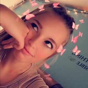 Meet your Posher, Colbi